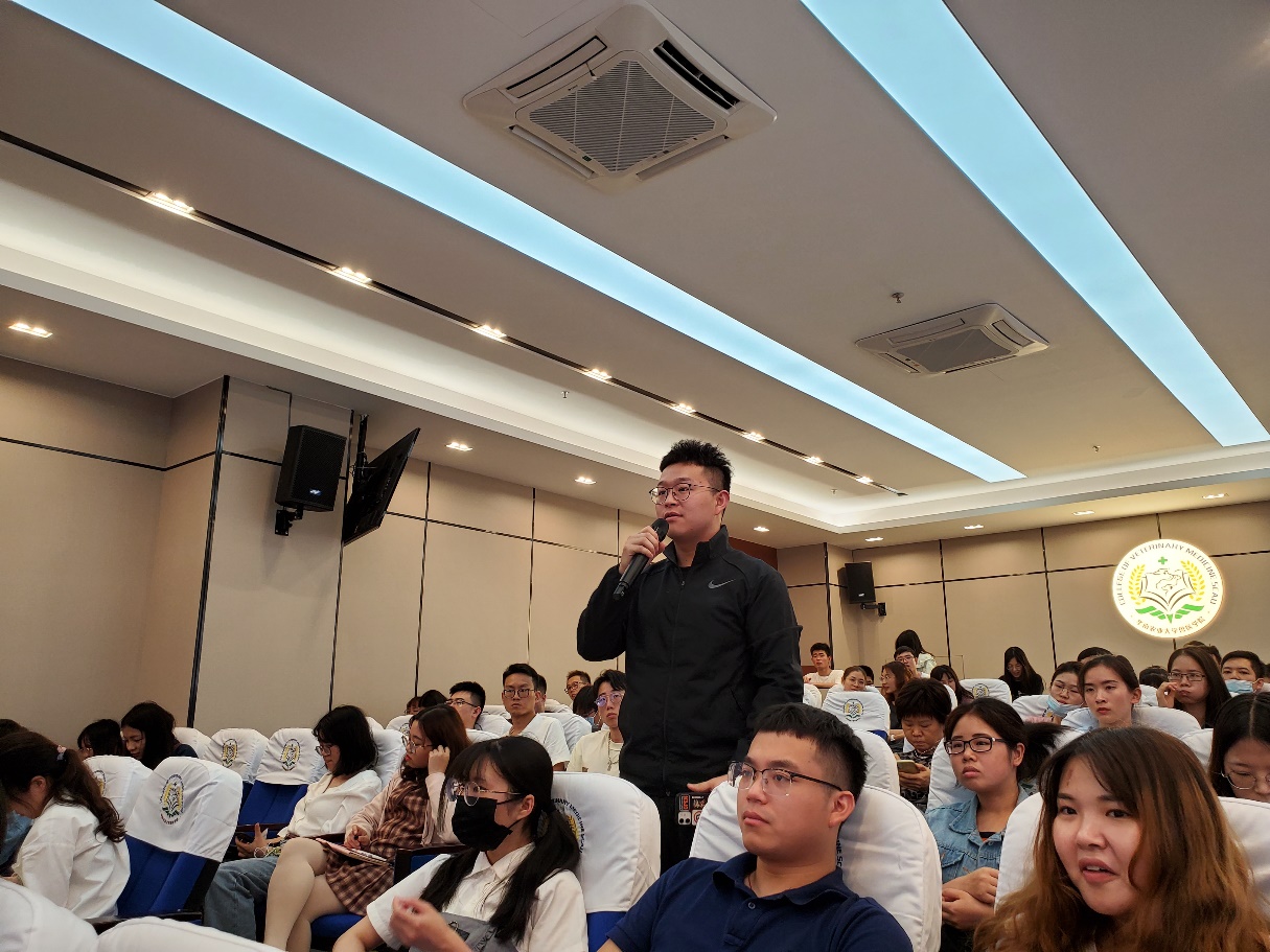 材料与能源学院蒋刚彪、张超群和李兆栋教授受邀来公司做学术报告
